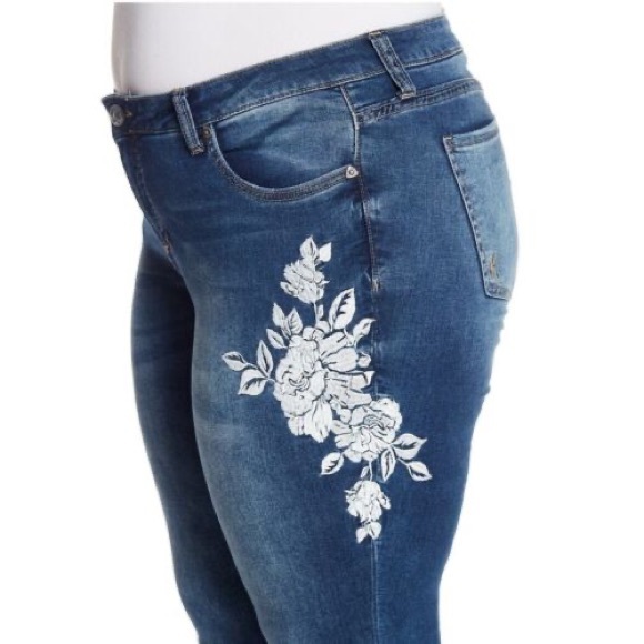 KUT from the Kloth Janet Blue Skinny Embroidered Jeans - Picture 2 of 5